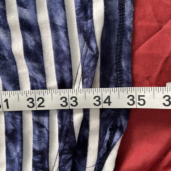 Saint Tropez V-Neck Top - Picture 14 of 14